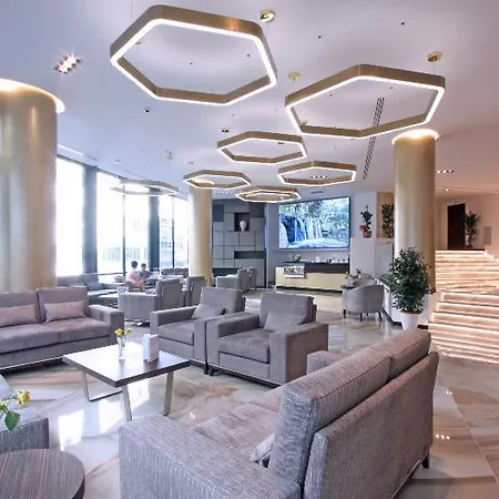 Ξενοδοχείο The Hive 4*