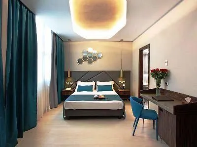 מלון The Hive 4*