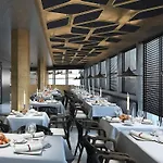 The Hive 4*