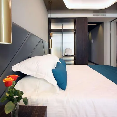 The Hive Hotel 4*