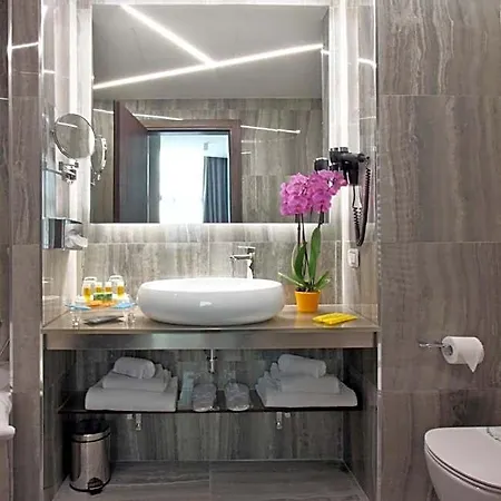 Hotel The Hive 4*