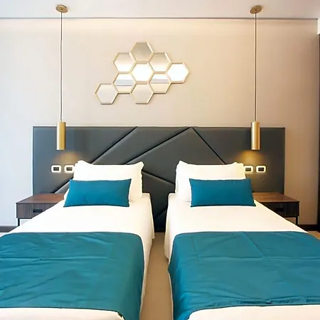 The Hive Hotel 4*