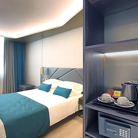 The Hive Hotel 4*