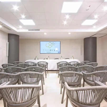 ザ ハイブ 4* ローマ