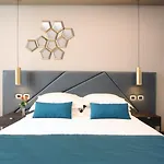 Hotel The Hive 4*