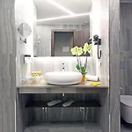 The Hive Hotel 4*