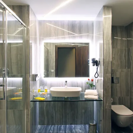 Hotel The Hive 4*