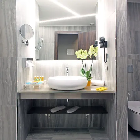 The Hive Hotel 4*