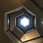 The Hive 4*