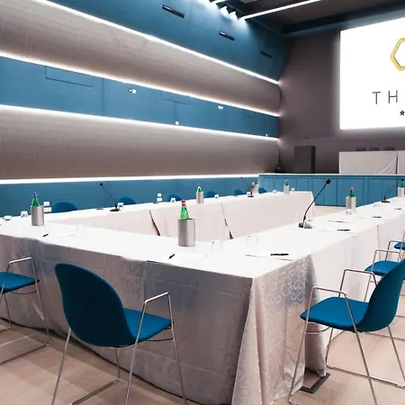 The Hive 4*
